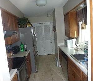2nd image of 10 Willow Ln