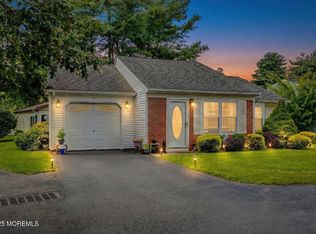 5 Jaffreyton Close, Freehold, NJ 07728