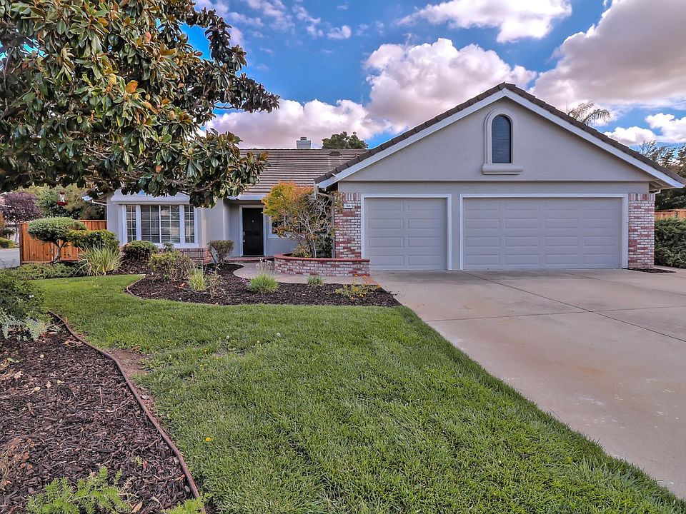 1st image of 17087 Ascot Ct