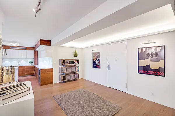 Sold by Compass | media 21