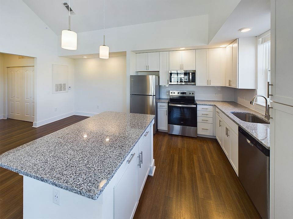 1st image of 670 Victory Ln #11-205
