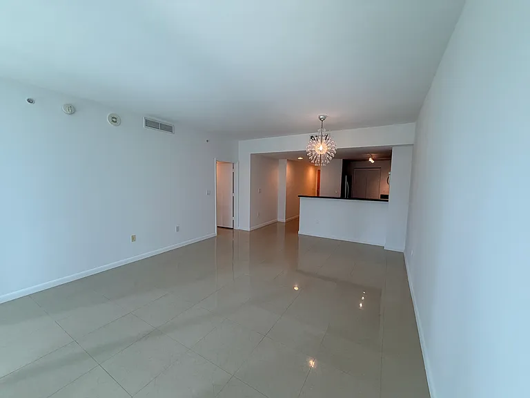 253 NE 2nd St #1006 — Photo 6
