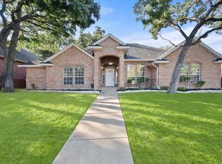 3402 Blue Forest Dr, Arlington, TX 76001
