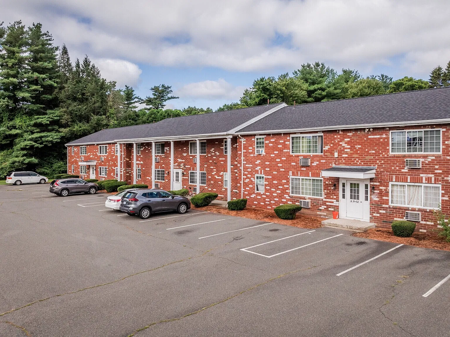 2 bed, 750 sqft, $1,700 — Photo 1