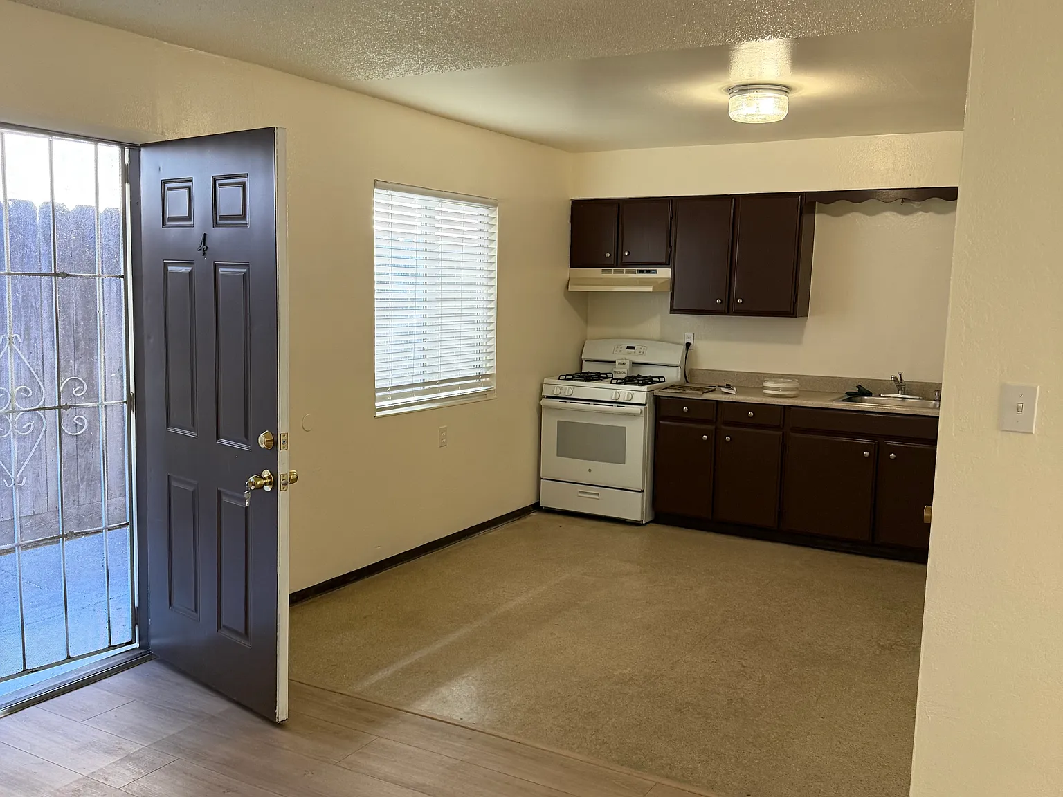 2 bed, 775 sqft, $1,975 — Photo 3