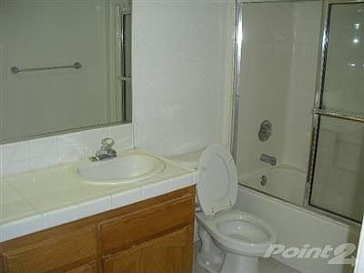 5th image of 18250 Lakeview Dr