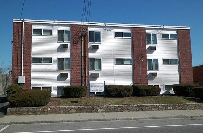 1st image of 300 Waterman Ave APT 13