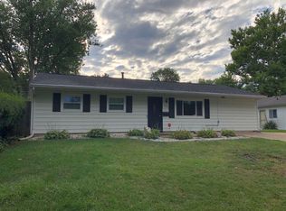 703 S Scottswood Dr, Urbana, IL 61802