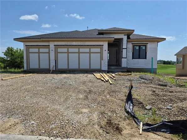 4429 Tee Box Dr, Basehor, KS 66007