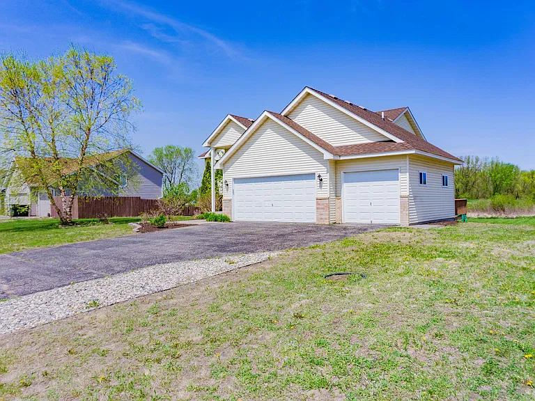 2112 Blake Ave — Photo 55