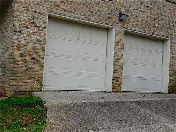 Double side entry garage