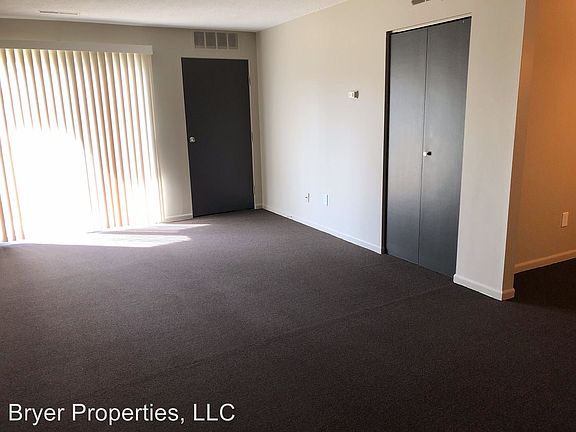 3rd image of 112 Highland Dr APT 8