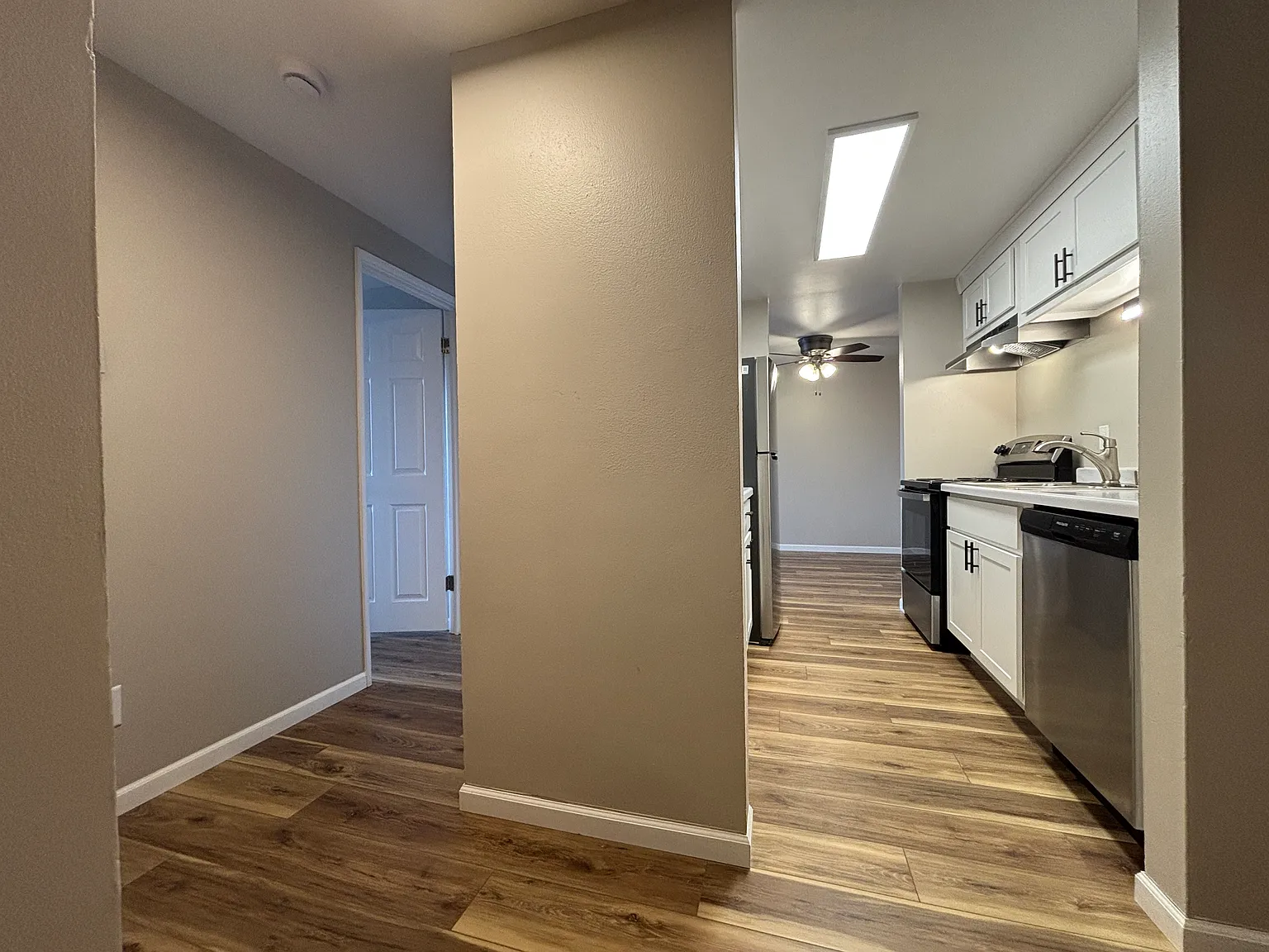 2 bed, 785 sqft, $1,270 — Photo 3