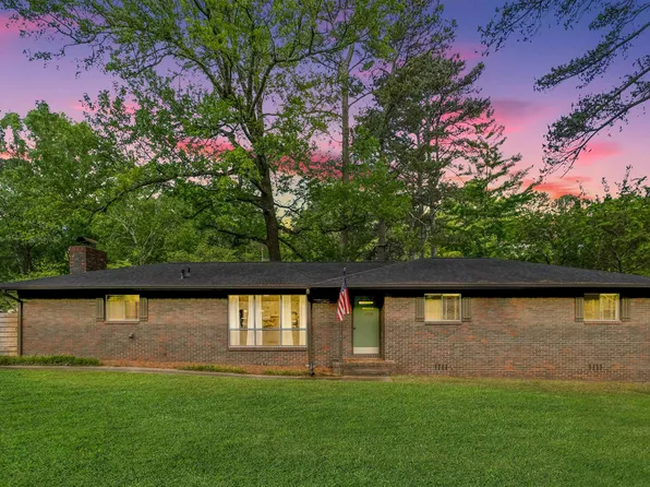 1818 Hickory Ln, Fultondale, AL 35068