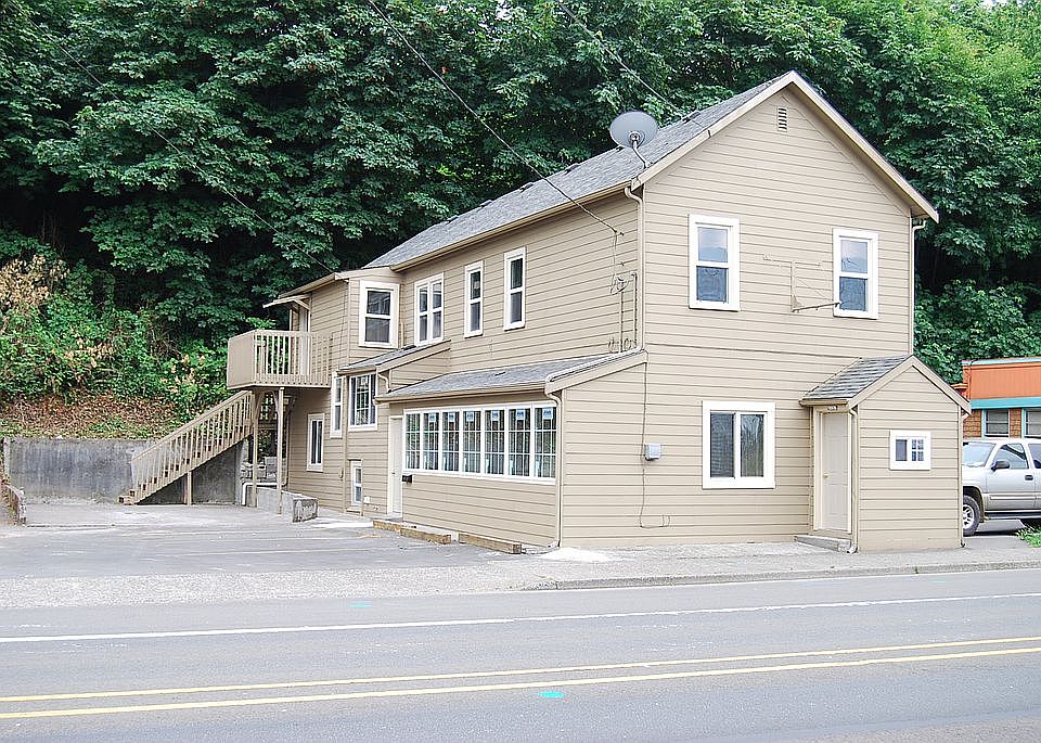 2737 Marine Dr