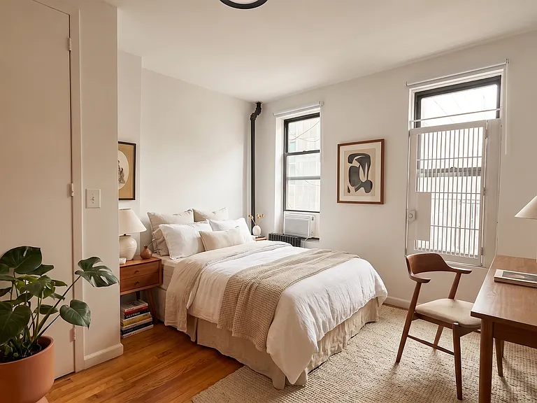 206 E 6th St #11 — Photo 3