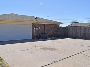 319 Cedar Ave, Dumas, TX 79029