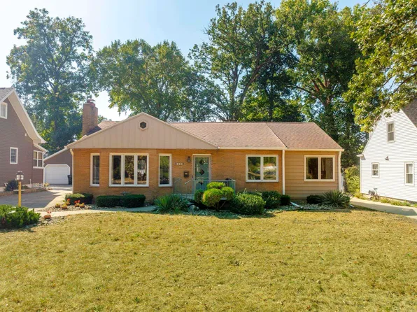 2209 Grand Blvd, Cedar Falls, IA 50613