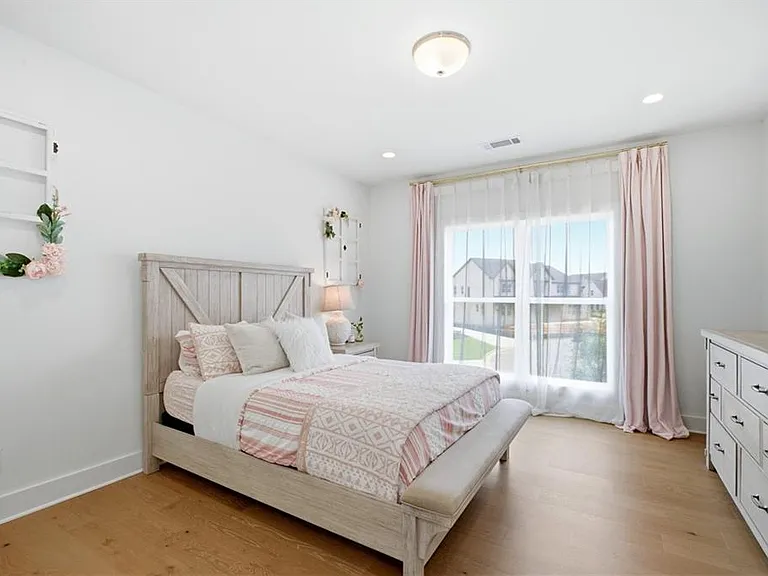 4510 Hawthorn Cir — Photo 30