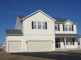 345 Thornridge Ct, Poplar Grove, IL 61065