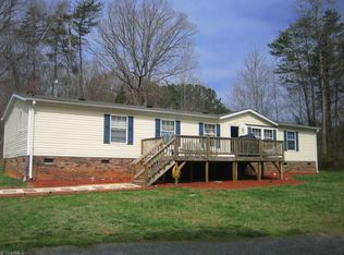 4738 Roundleaf Rd, Ramseur, NC 27316