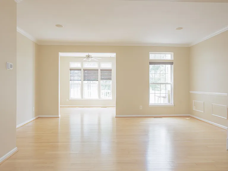 500 Monroe Point Dr — Photo 4
