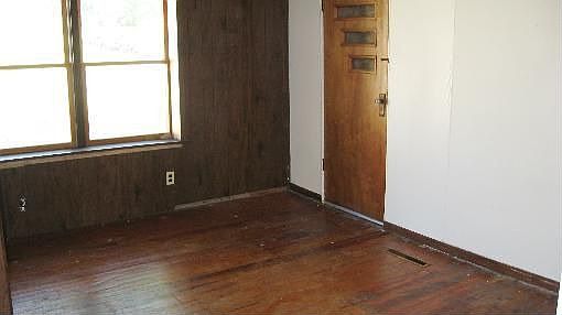 2nd image of 220 N Spring St