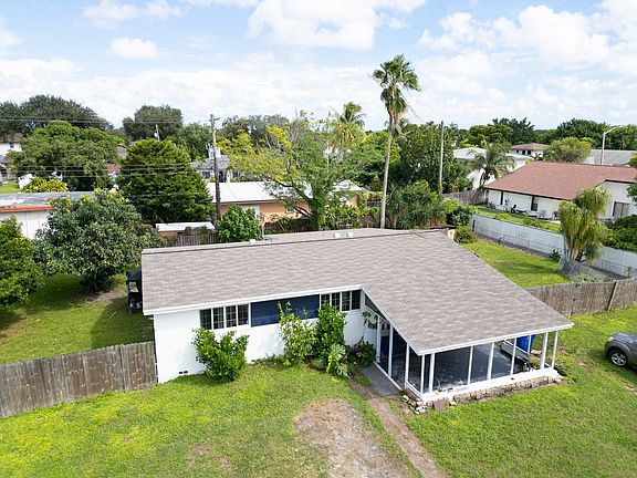 2nd image of 2011 SW 97th Terrace