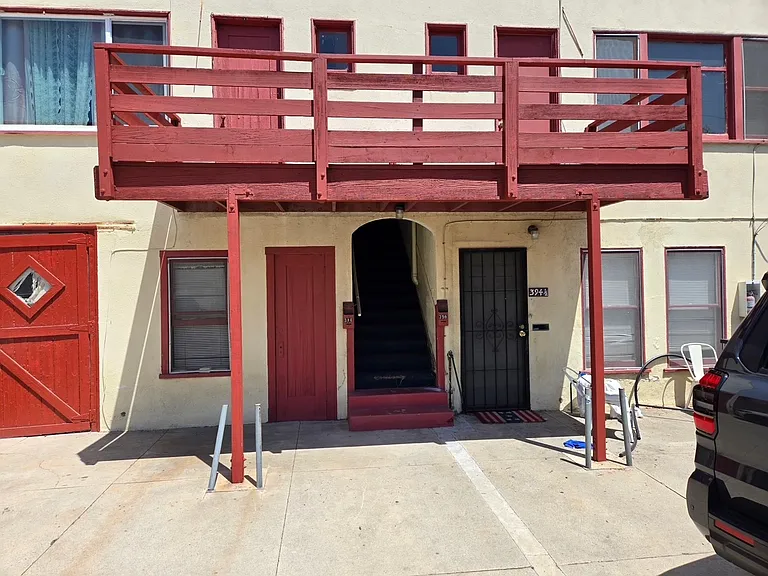 390 Newport Ave #390 — Photo 4