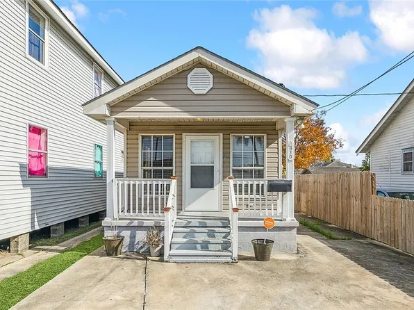 1410 Hancock St, Gretna, LA 70053