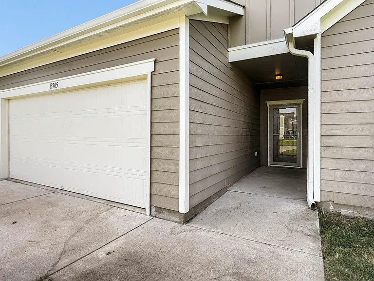 13705 Sherri Berry Way — Photo 8