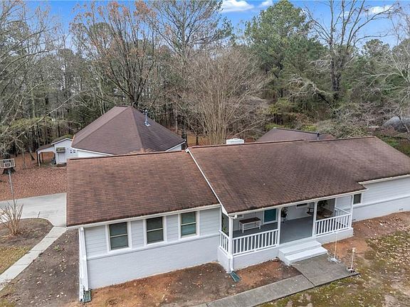 3rd image of 520 Herring Rd