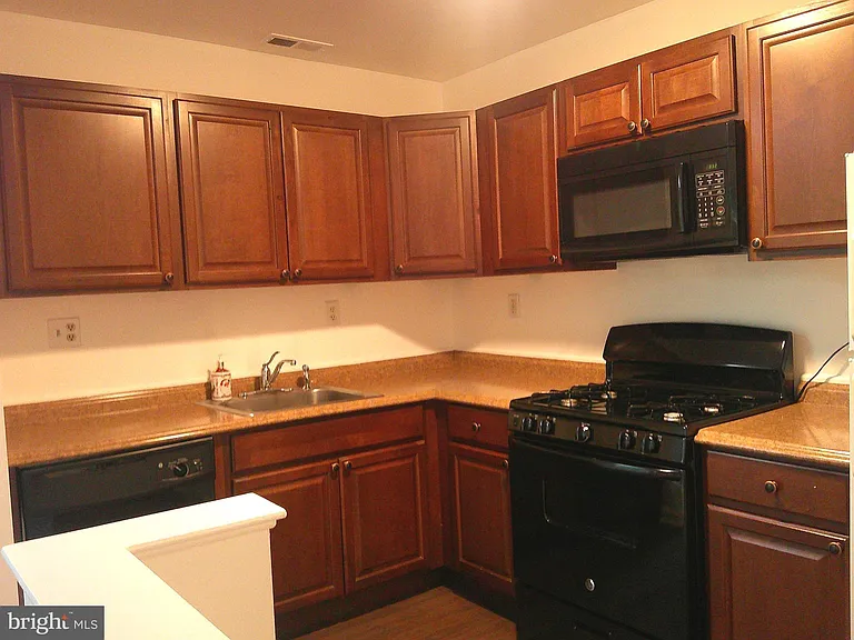 308 Diamond Dr — Photo 10