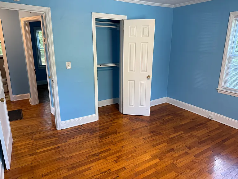 305 Olive St — Photo 13