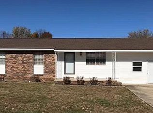 2407 E Victoria Rd, Poplar Bluff, MO 63901