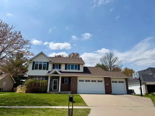 1561 Reagan Dr, Ames, IA 50010