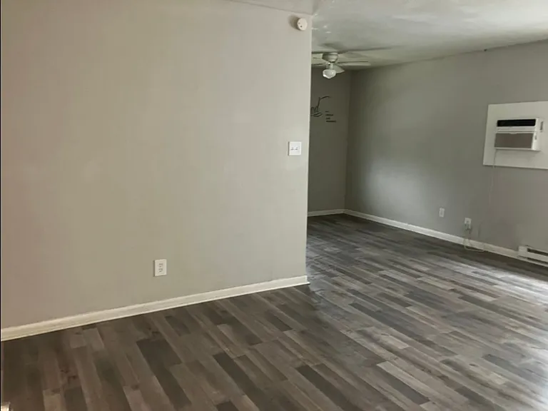 635 W 26th St — Photo 11