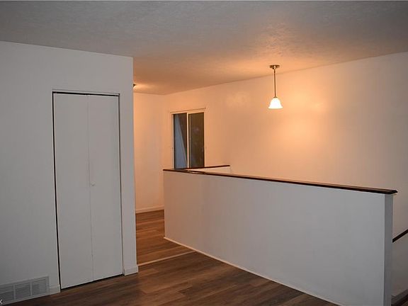 2nd image of 221 Beechwood St