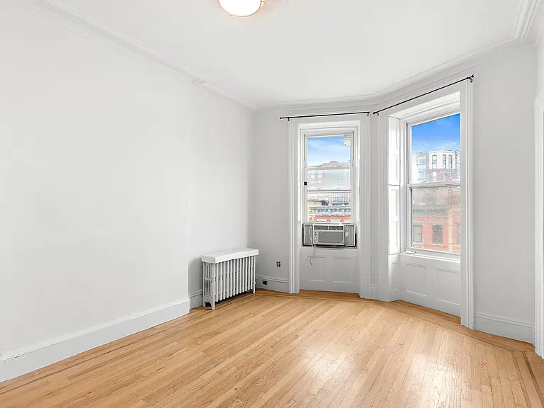 1032 Washington St #5 — Photo 5