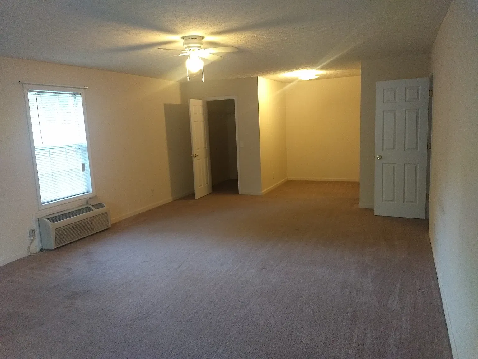 3 bed, 2300 sqft, $1,800 — Photo 4