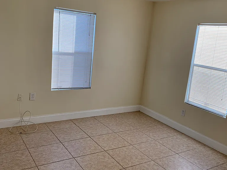 11962 Watergate Cir #B — Photo 9