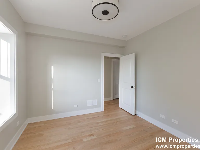 2922 W Logan Blvd #3 — Photo 9