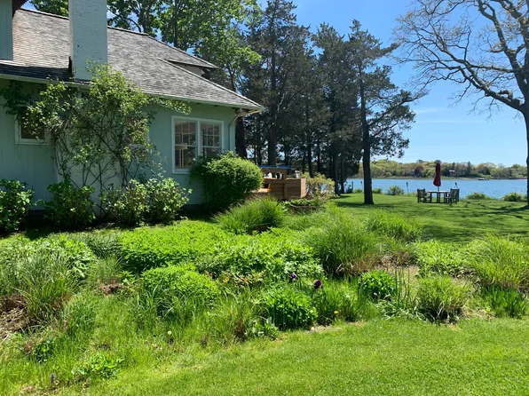 https://photos.zillowstatic.com/fp/9183b439a65dc08e9db8dfdfb32a5e7f-p_e.webp