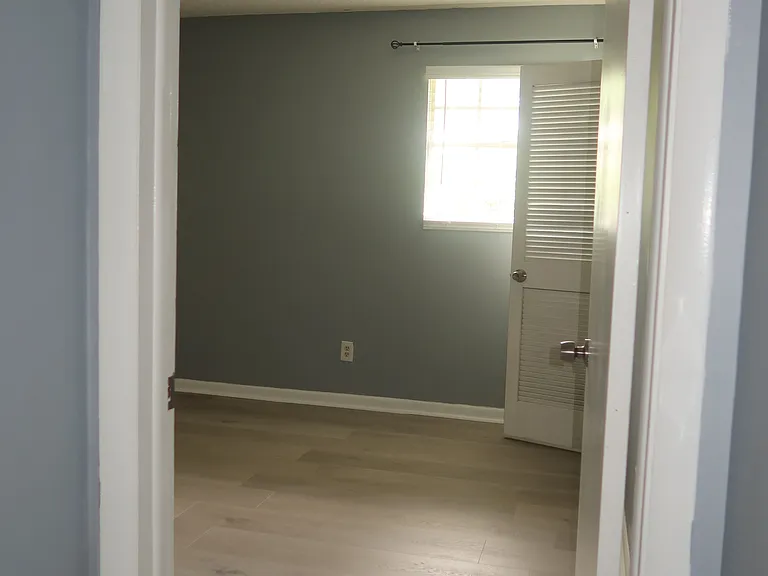 8211 Gwendolyn Rd — Photo 21