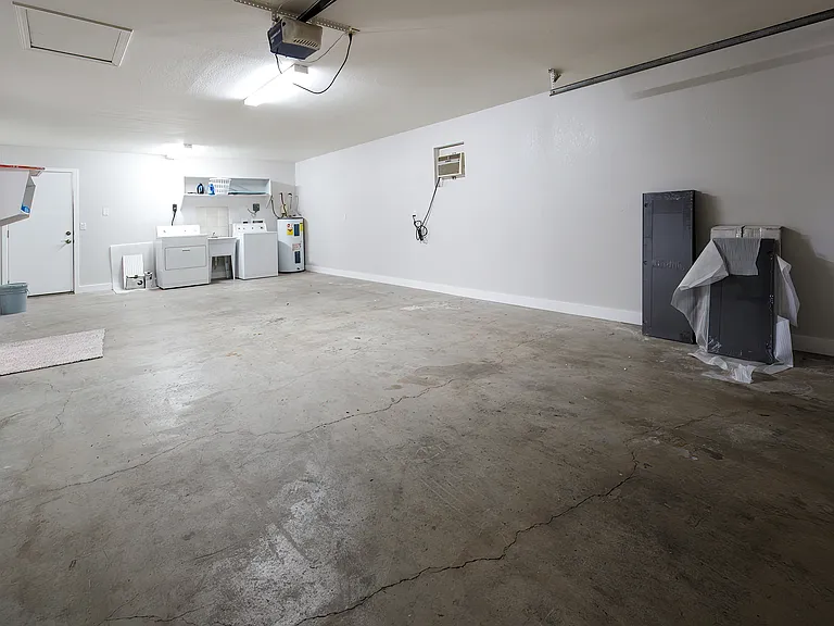 1060 Sunny Ridge Dr — Photo 17