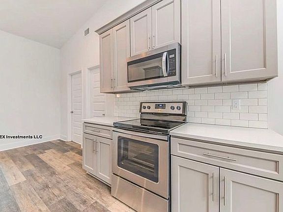 4th image of 109 Ragin Lofts Aly