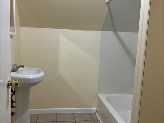 5th image of 110 N 2nd Ave #2