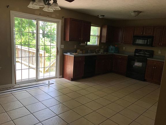2nd image of 709 Fern Hill St