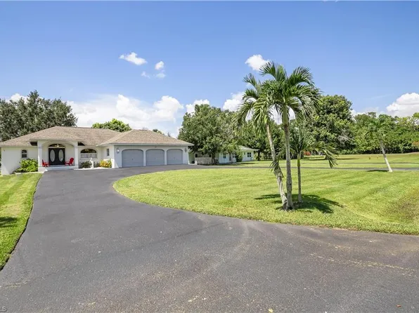 1285 Driftwood DR, NORTH FORT MYERS, FL 33903