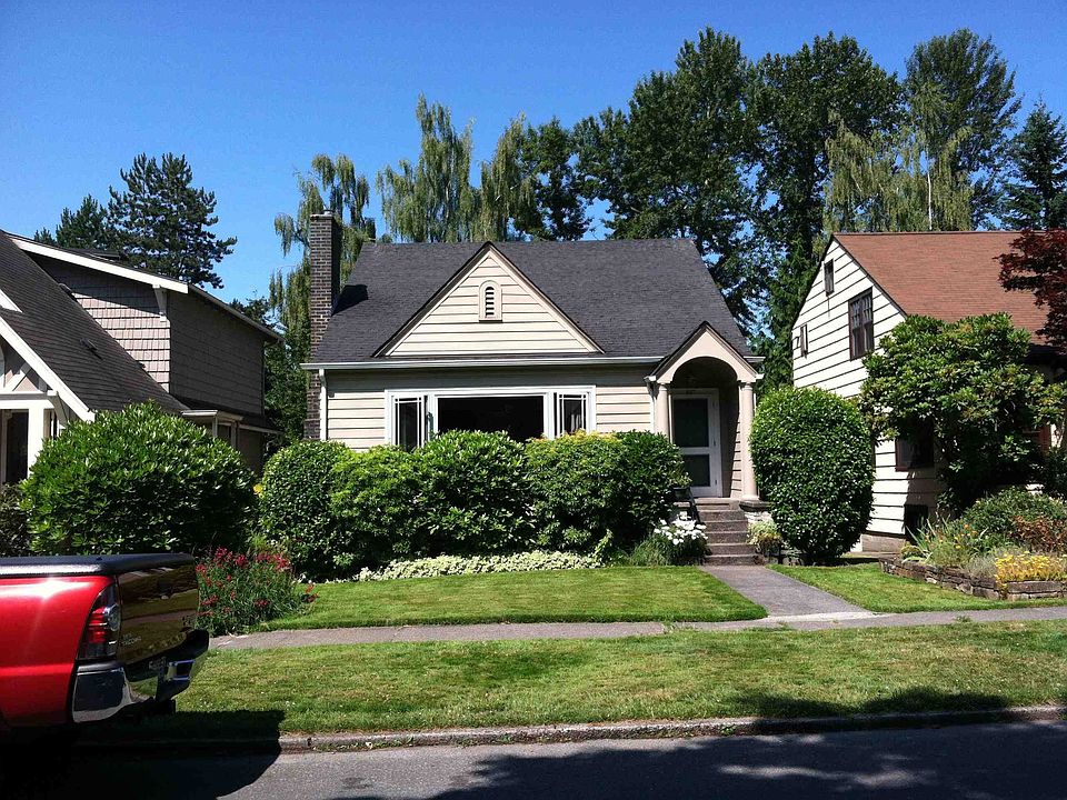1st image of 4127 42nd Ave NE